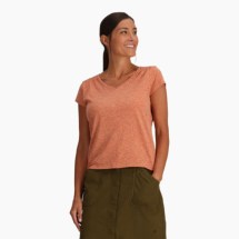 RoyalRobbins-y611013s_221_model_cu_featherweight_slub_tee-Clay9